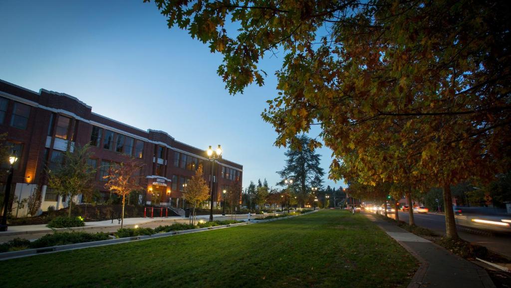 McMenamins Anderson School photo 2