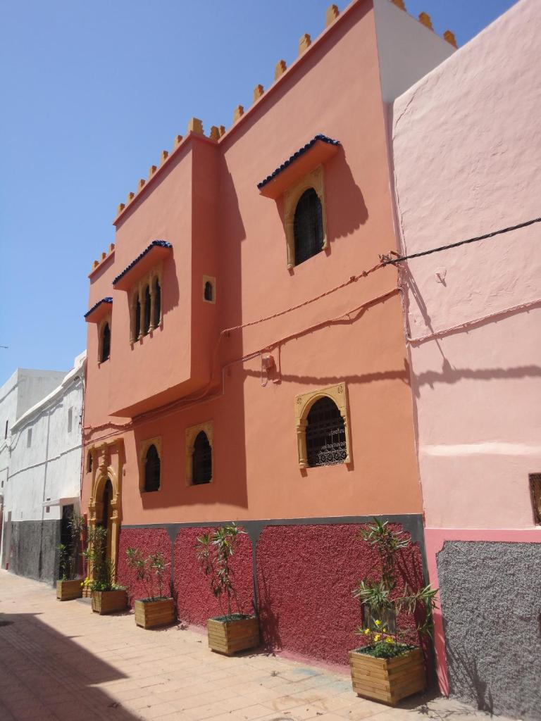 Dar Yanis photo 1