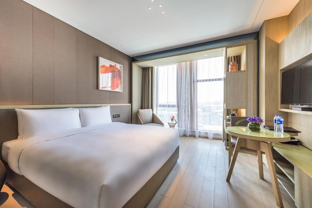 Novotel Shanghai Clover Room Type - Superior King Room