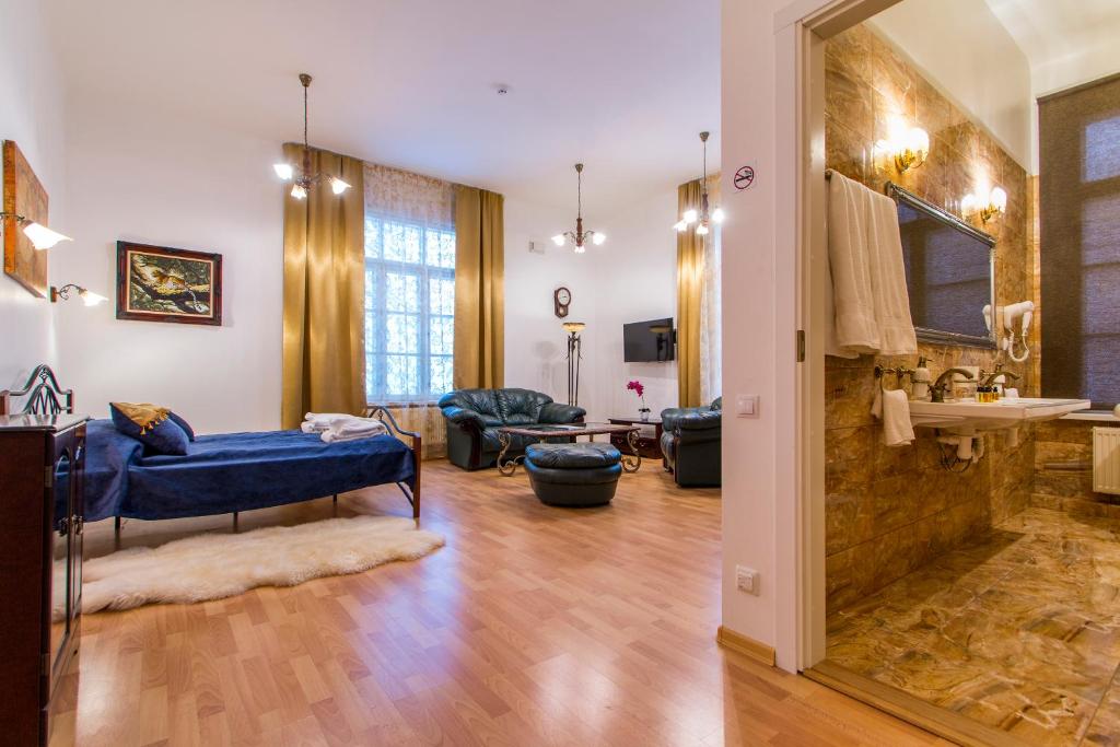 Сьюит (Люкс с кроватью размера «king-size» и видом на море), Aquamarine Hotel