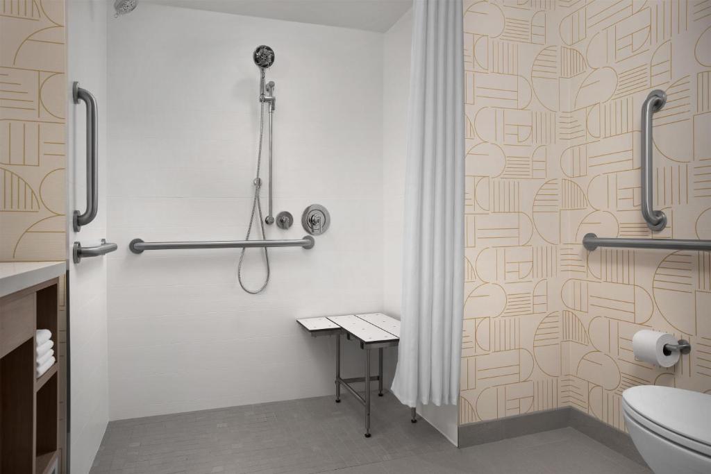 Home2 Suites by Hilton Scottsdale Old Town - Tap to explore photos