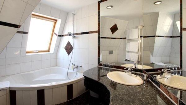 Четырехместный (Четырехместный номер), Aparthotel Astro - Nichtraucherhotel