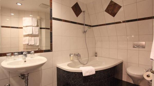 Четырехместный (Четырехместный номер), Aparthotel Astro - Nichtraucherhotel