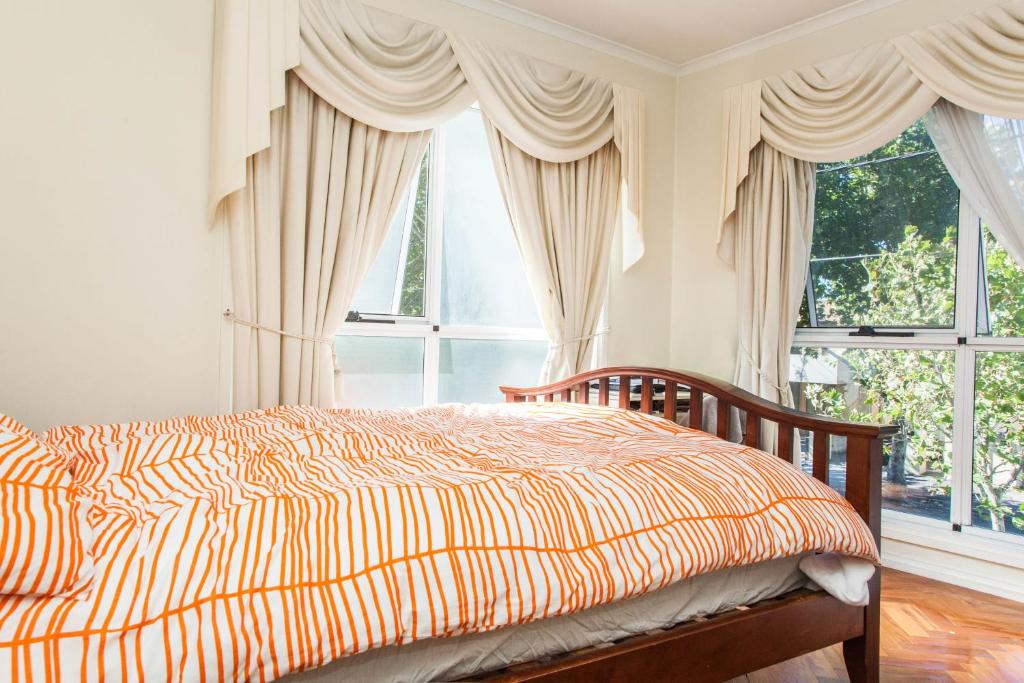 Abbotsford Private Rooms & Pods - 15 Charles Homestay photo 2