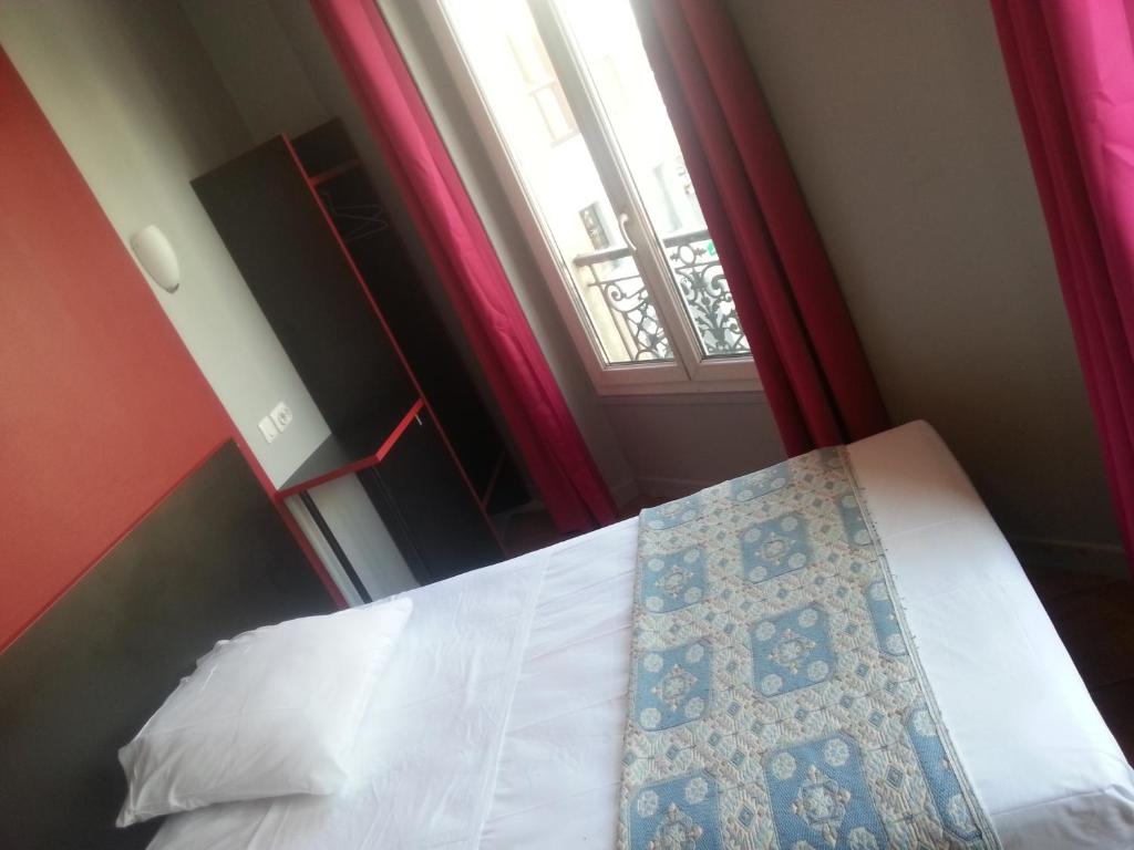 Одноместный (Одноместный номер «Комфорт» с общим душем и туалетом), Hipotel Paris Bastille Saint Antoine