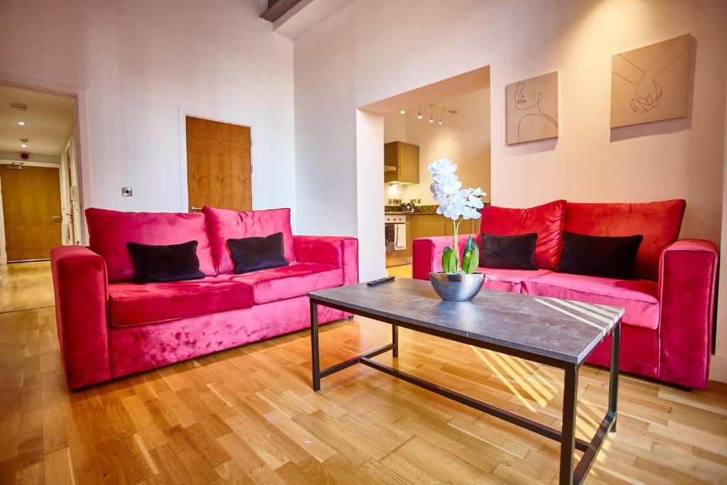 The Morganite Suite - Tap to explore photos