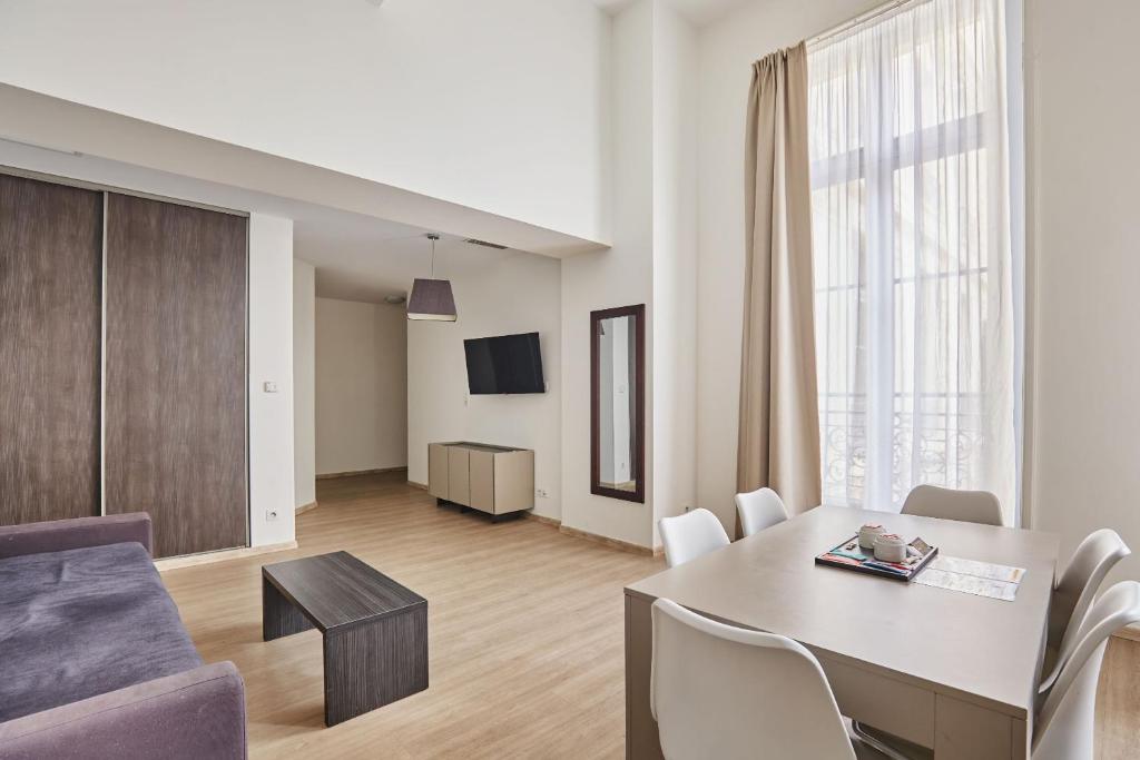 Odalys City Apartment Hotel - Montpellier Centre Gare Saint Roch - Tap to explore photos