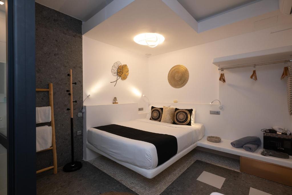 Mykonos Double Luxury Suites Collection-With External Hot spa Adults only - Tap to explore photos