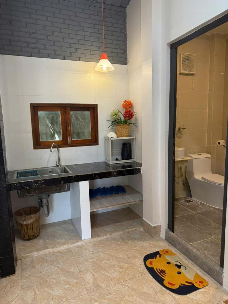 Mai Phuong Binh Bungalow - Tap to explore photos