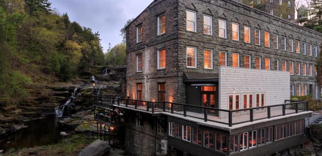 Ledges Hotel image
