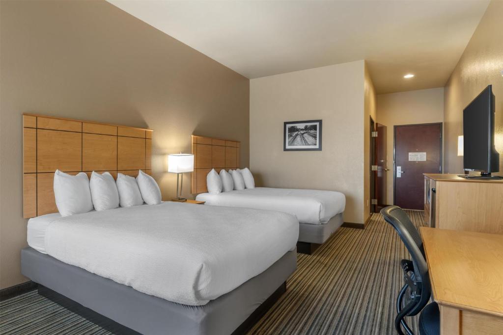 Best Western Shelby Inn & Suites - Tap to explore photos