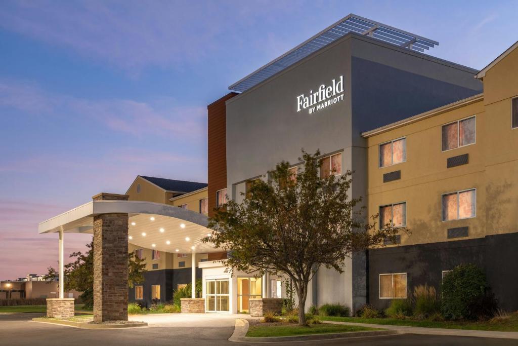 Fairfield Inn & Suites Saginaw - Tap to explore photos