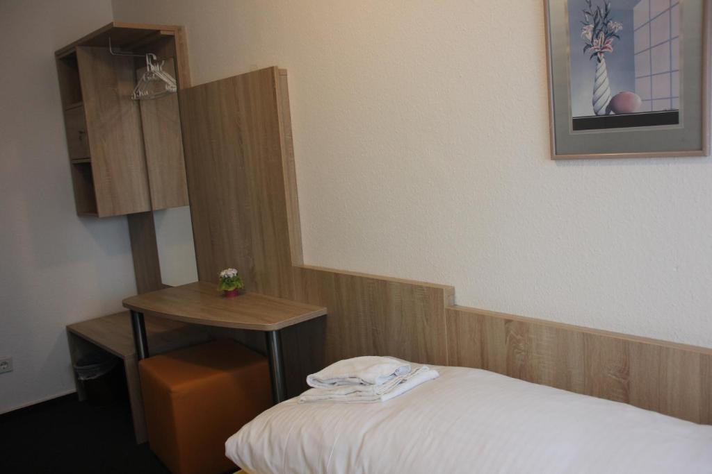 Airport-Hotel zum Taubengrund photo 4
