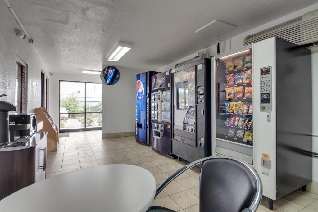 Motel 6-Muskogee, OK photo 2