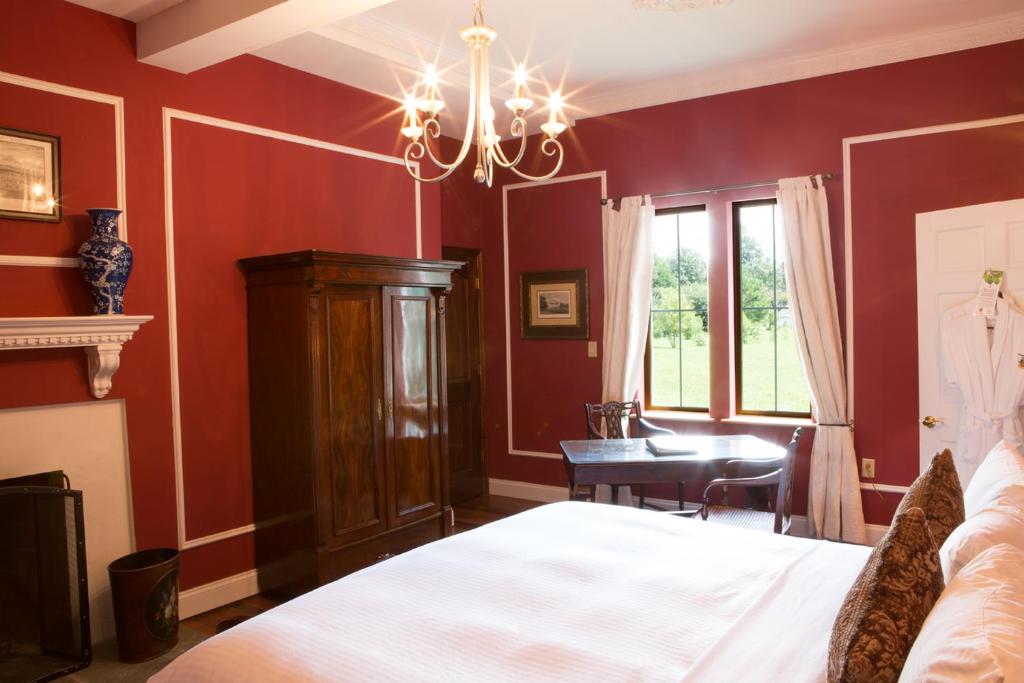 Wedmore Place photo 2