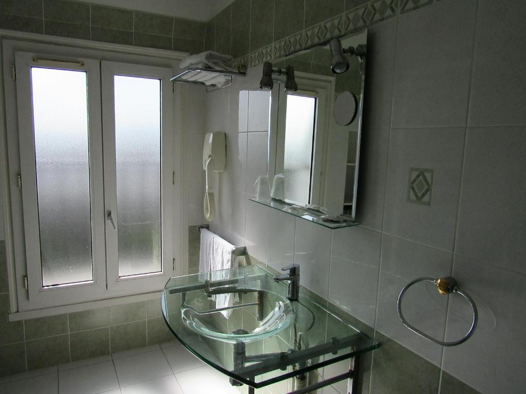 Двухместный (Улучшенный двухместный номер с 1 кроватью), Hôtel du Square d'Anvers