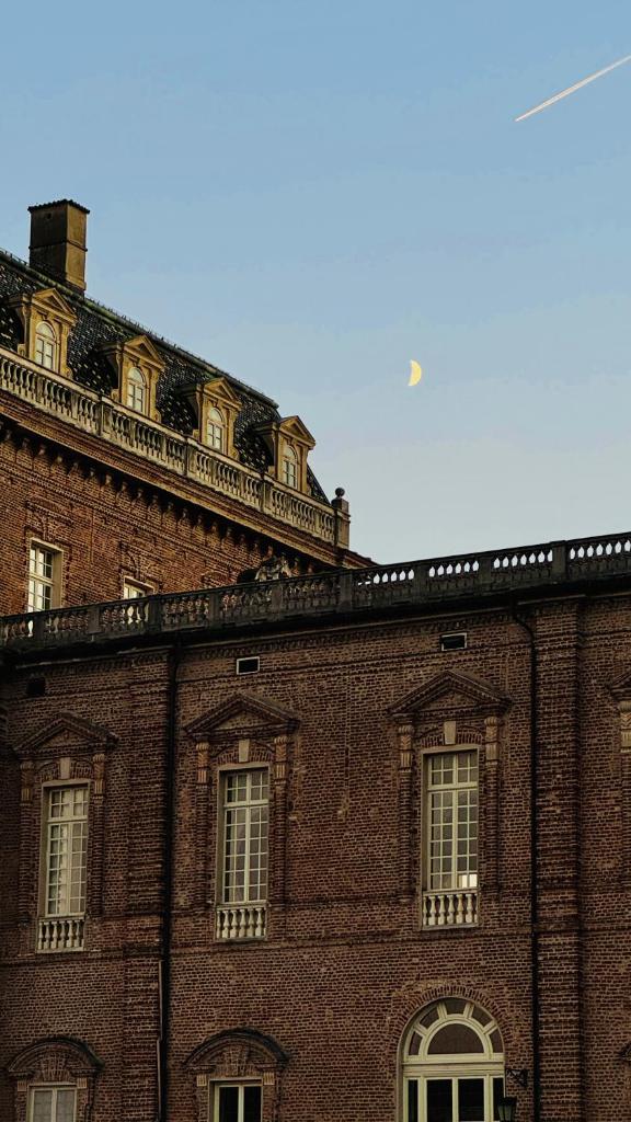 Little's Venaria - Tap to explore photos