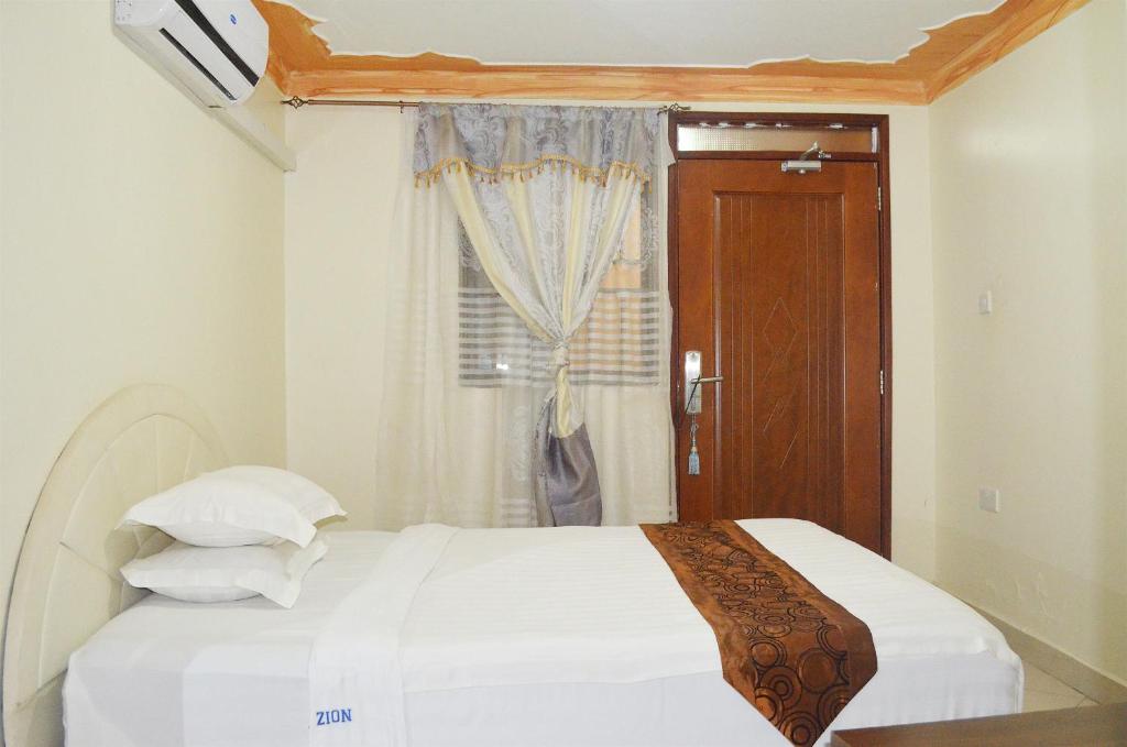 Mt. Zion Hotel Annex photo 4