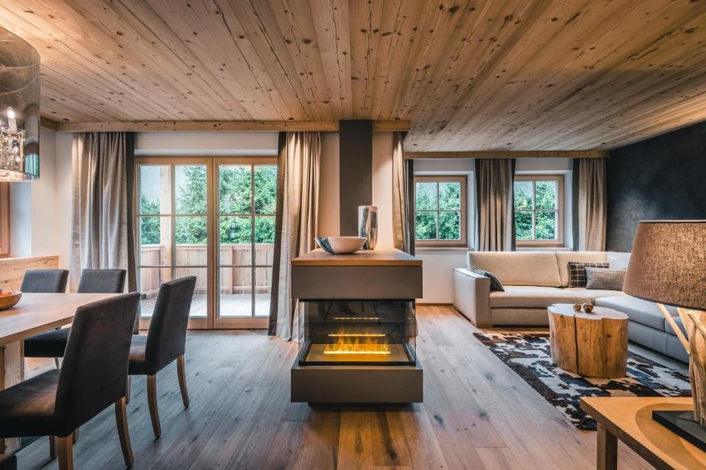 Liondes Chalets - Tap to explore photos