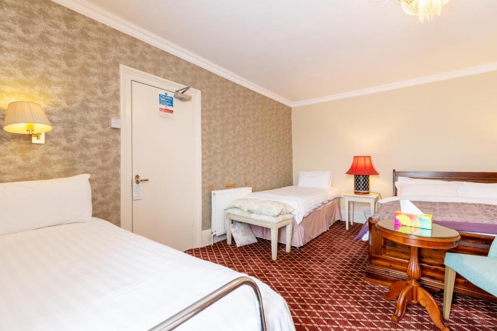 Hubert House Guesthouse - Tap to explore photos