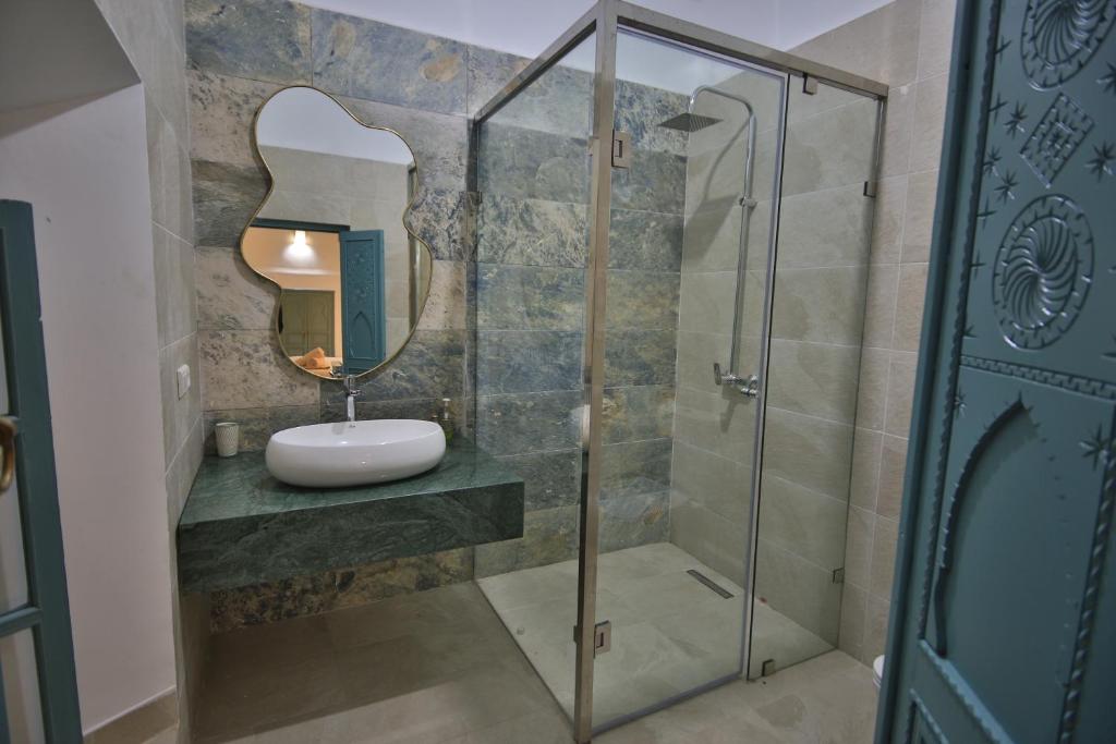 Riad 5 GÉNÉRATIONS Room Type - Double Room with Patio Riad 5 GÉNÉRATIONS Room Type - Double Room with Patio