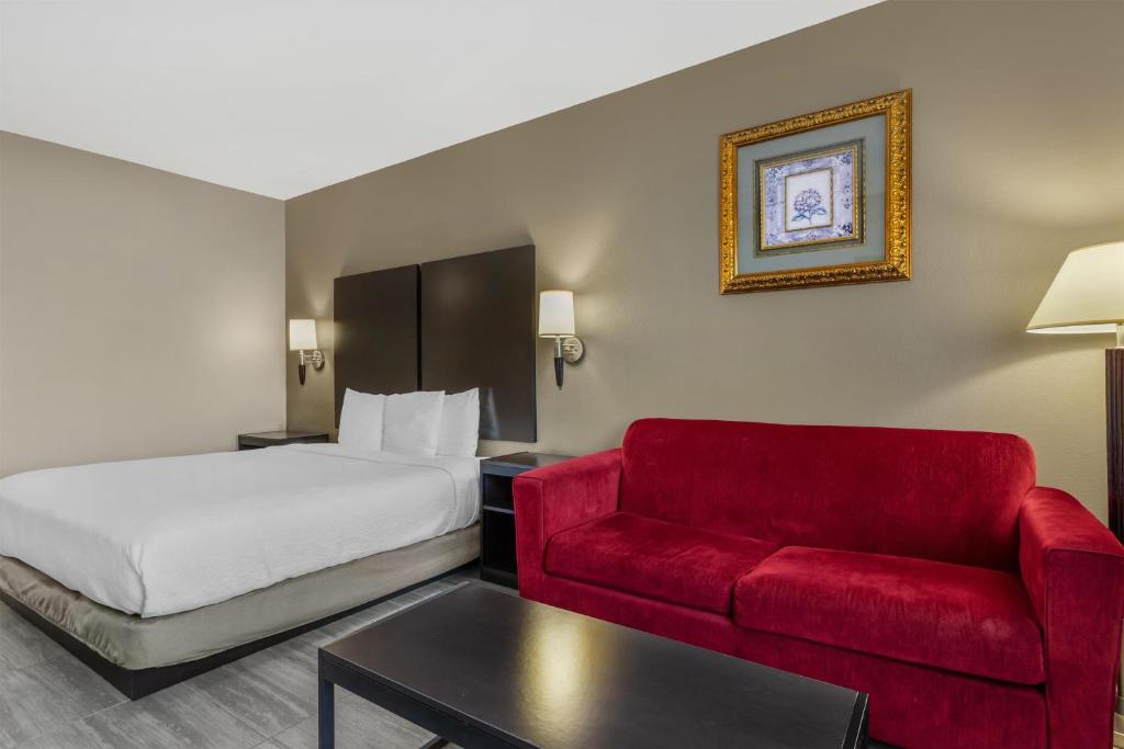 Best Western Plus Heritage Inn - Tap to explore photos