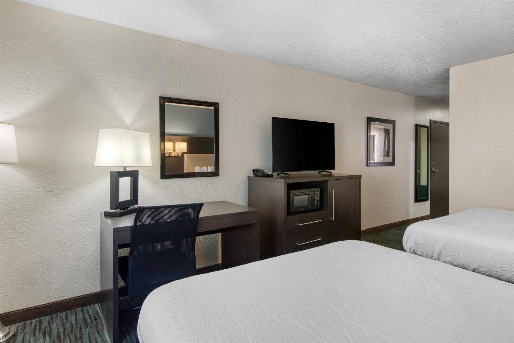 Best Western Waldo Inn and Suites - Tap to explore photos