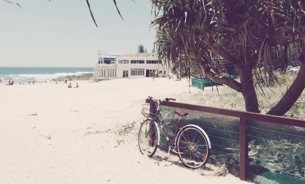 Burleigh Breeze Getaway - Tap to explore photos