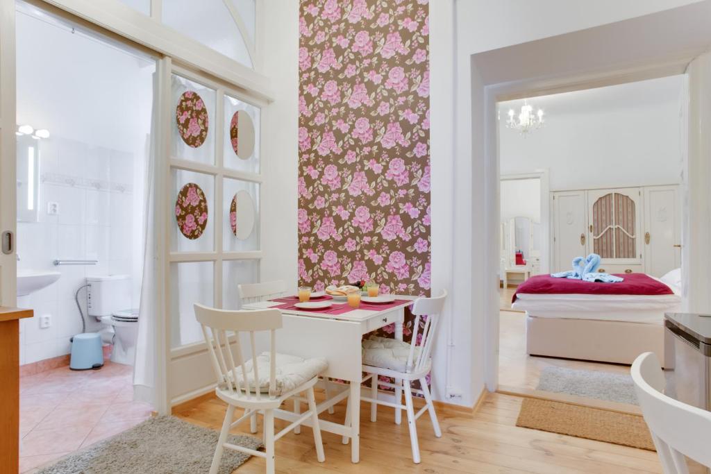 Апартаменты (Тихие апартаменты с 2 спальнями), Апартаменты Prague Siesta