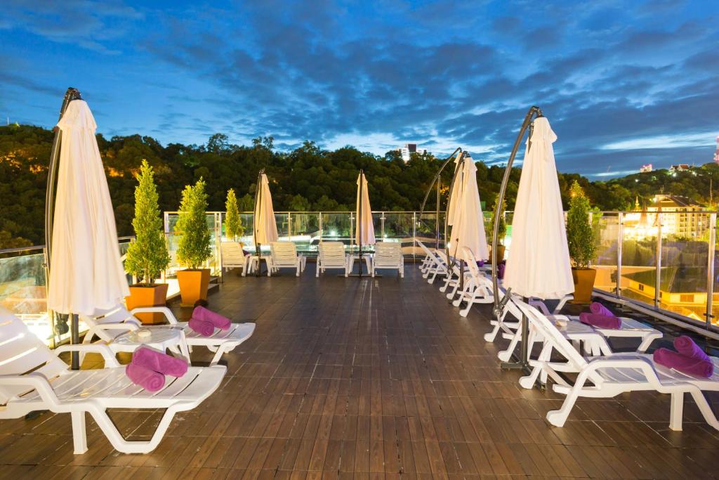 Hotel Zing photo 2