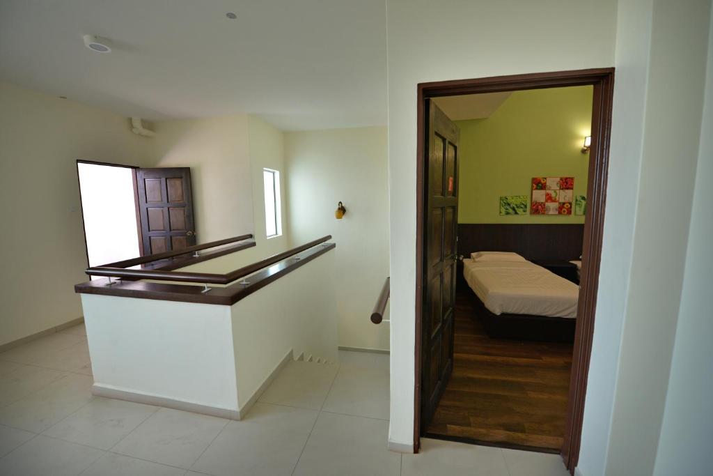 Palm City Villa photo 4