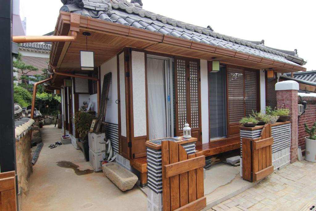 Sungsim Hanok Guesthouse photo 3