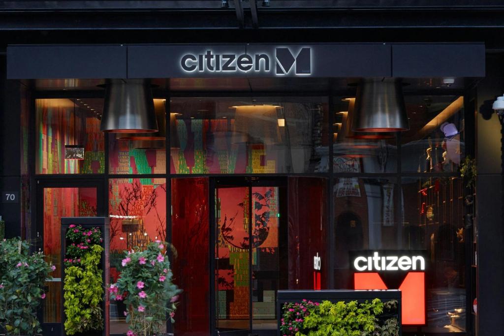 citizenM Boston North Station - Tap to explore photos