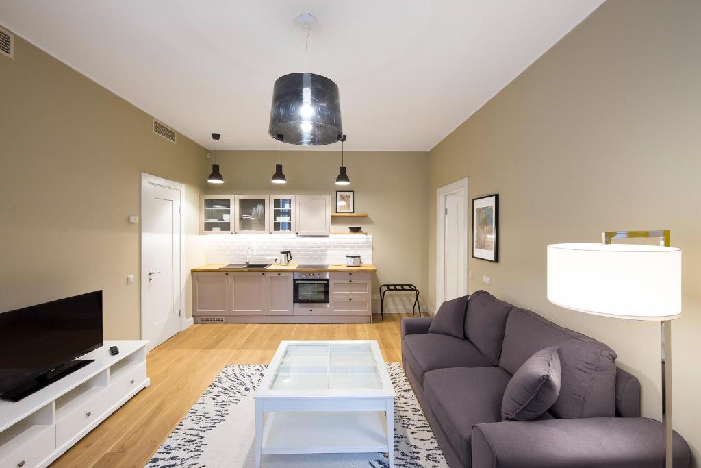 Апартаменты (Апартаменты с 2 спальнями и балконом), Riga Lux Apartments - Skolas