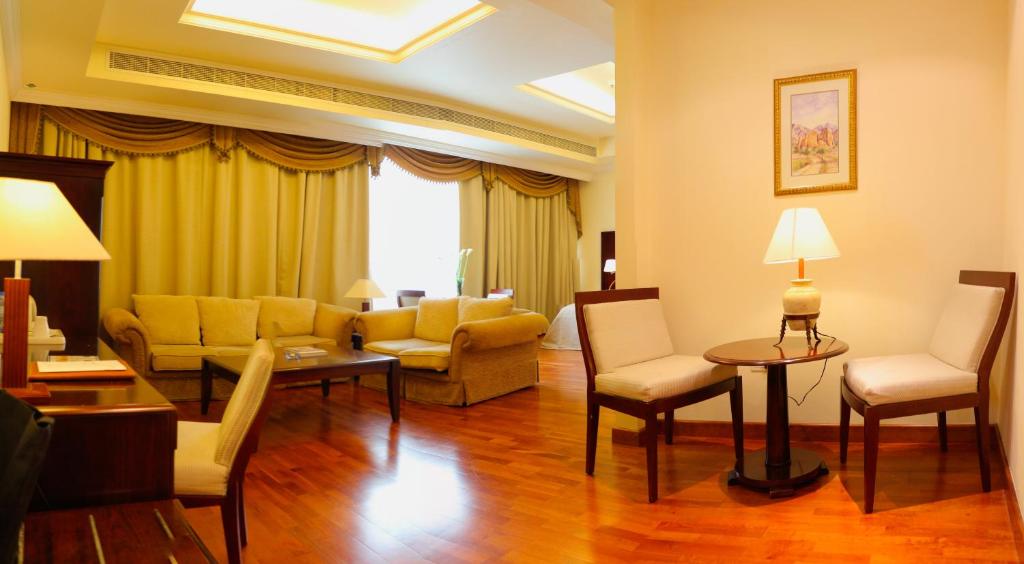 Сьюит (Люкс), Отель Sharjah Premiere Hotel & Resort