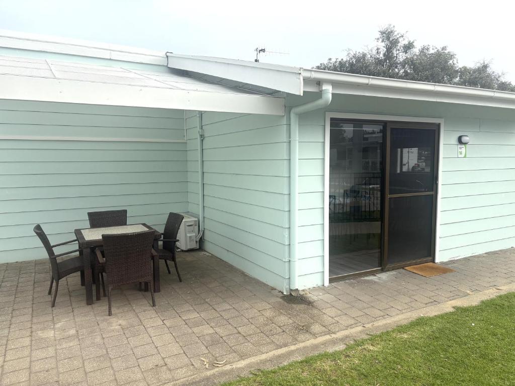 Victor Harbor Holiday Park - Tap to explore photos