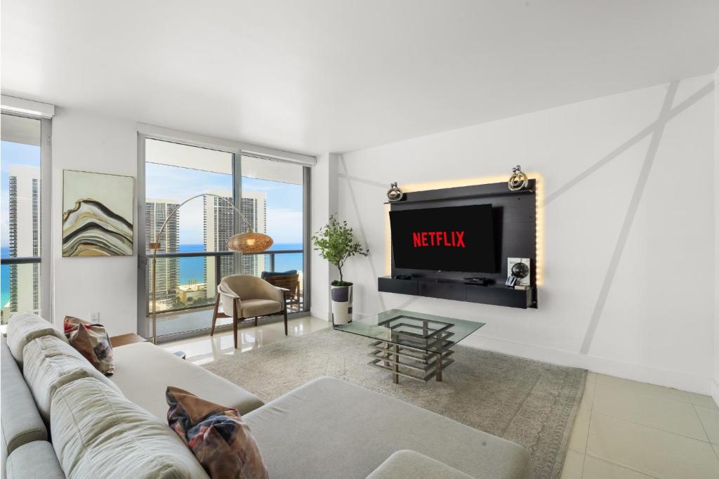 BeachWalk Resort - VIP TOWER - OCEANVIEW UNIT 3 BEDROOM & 3 BATHROOM - Tap to explore photos