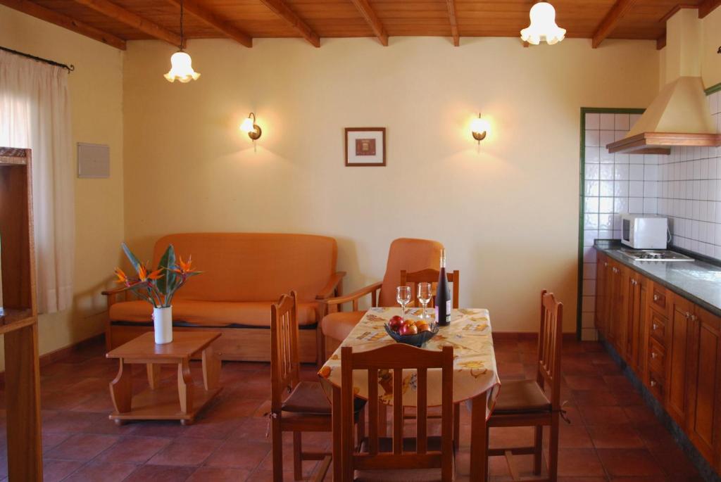 Casas Rurales Tola photo 3