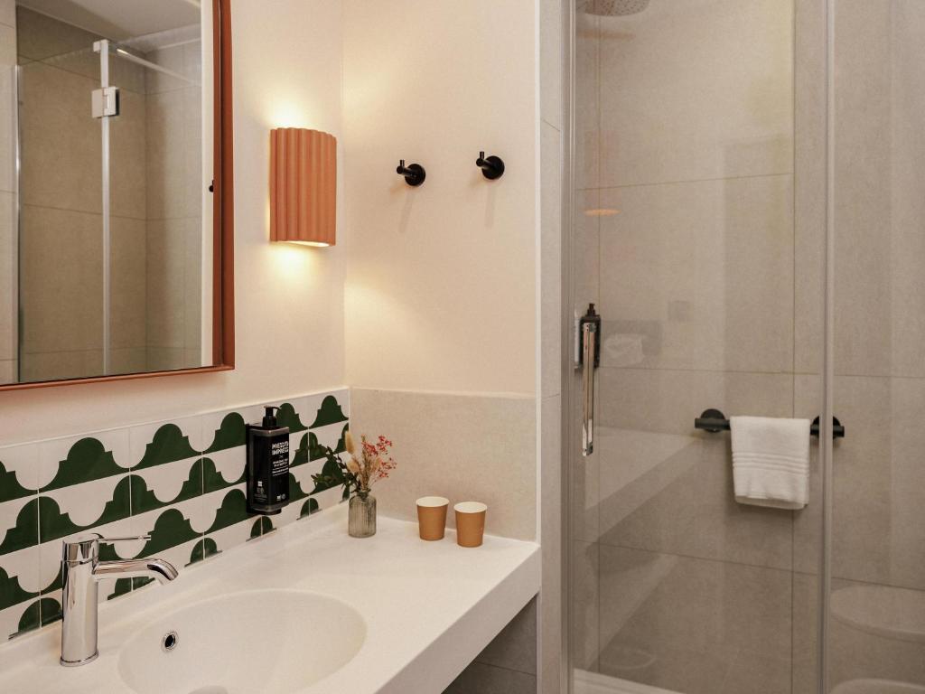 Ibis Styles Sevilla Santa Justa - Tap to explore photos