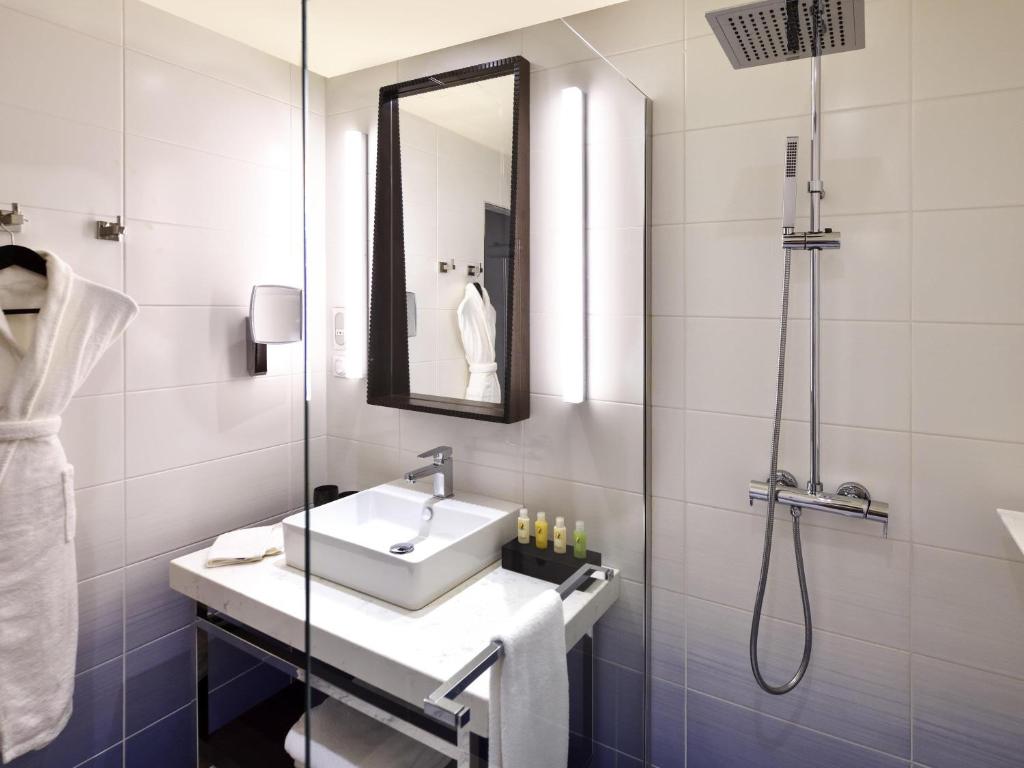 Movenpick Hotel Abidjan-Accor Group - Tap to explore photos