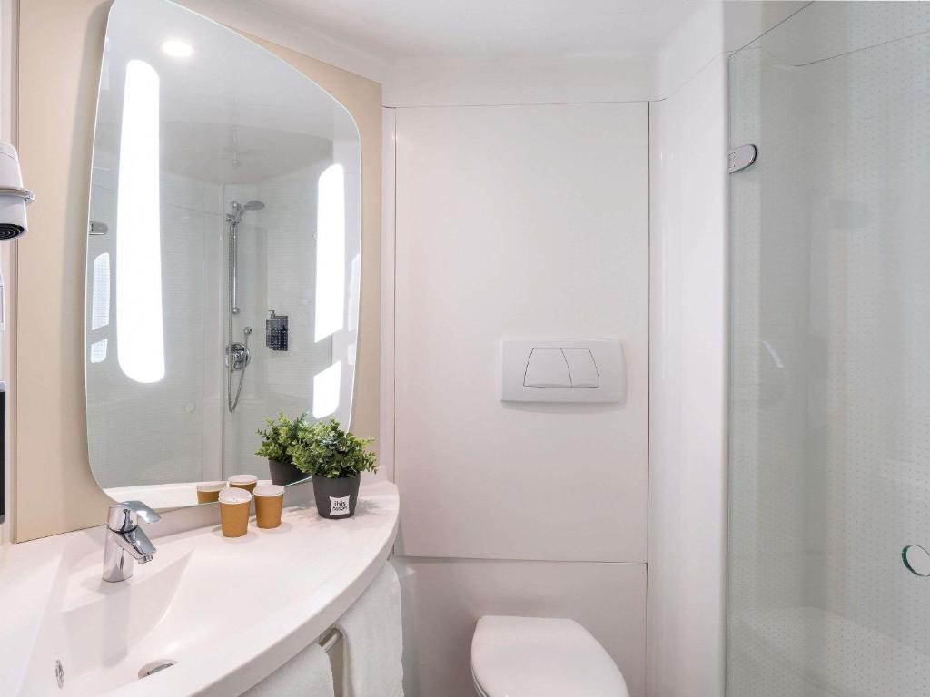 Ibis Budget Barcelona Sant Andreu De La Barca Room Type - Standard Room with 2 Single Beds
