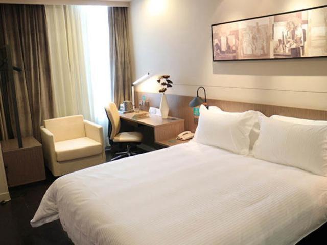 Jinjiang Inn Select Xining West Wusi Road New Hualian Square photo 3