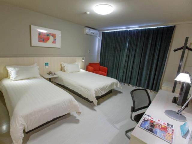 Двухместный (Для граждан материкового Китая – Стандартный двухместный номер A с 2 отдельными кроватями), Jinjiang Inn Shanghai Changzhong Road