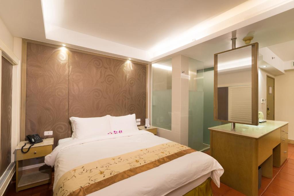 Сьюит (Полулюкс), Empress Hotel Ho Chi Minh City
