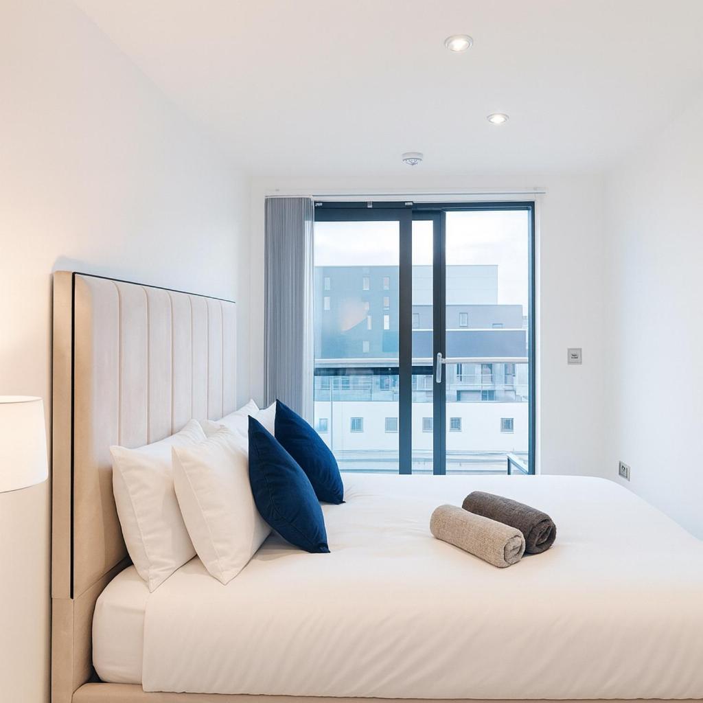 Modern Duplex apartment City Centre Manchester - Tap to explore photos