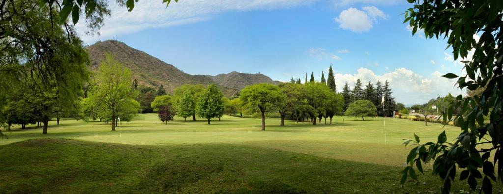 Altos de Belgrano Hotel Cabañas Golf y Spa photo 3