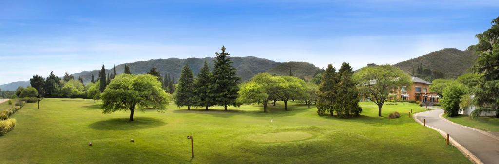 Altos de Belgrano Hotel Cabañas Golf y Spa photo 4
