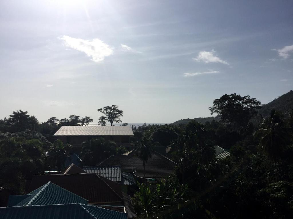 Двухместный (Двухместный номер с 2 отдельными кроватями и балконом), Summer Guesthouse and Hostel