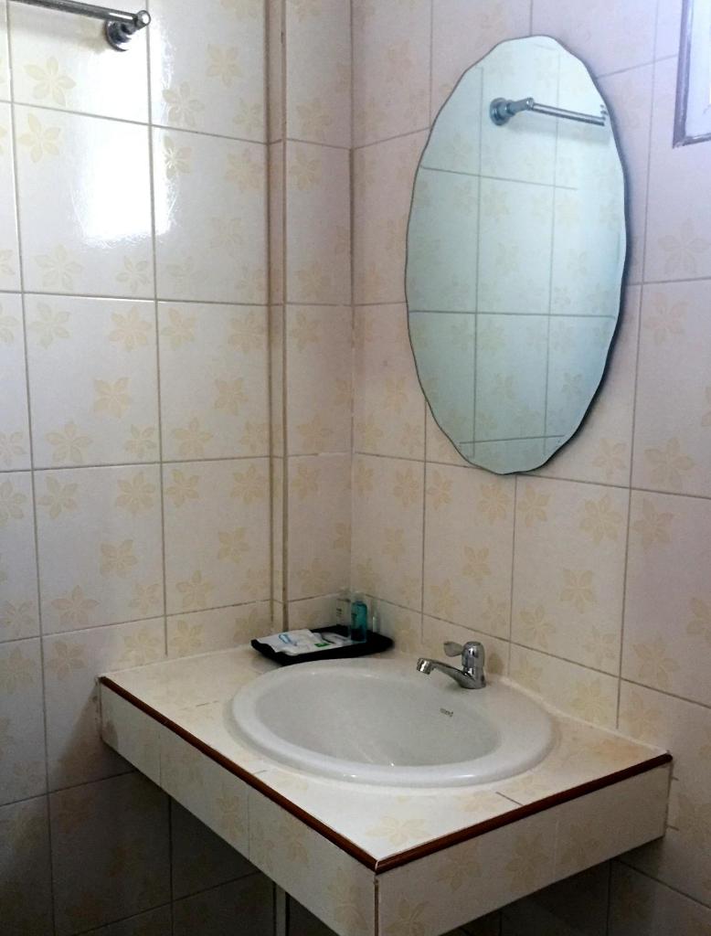 Двухместный (Двухместный номер с 2 отдельными кроватями и балконом), Summer Guesthouse and Hostel