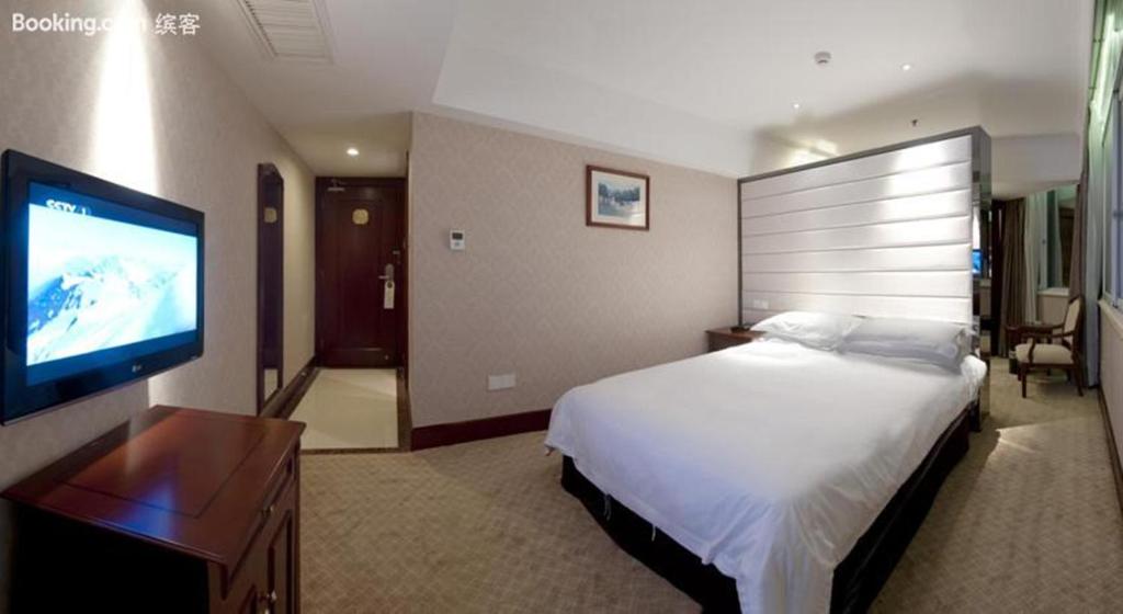 Двухместный (Двухместный номер с 1 кроватью, вид на озеро), Golden Port Hotel Ningbo